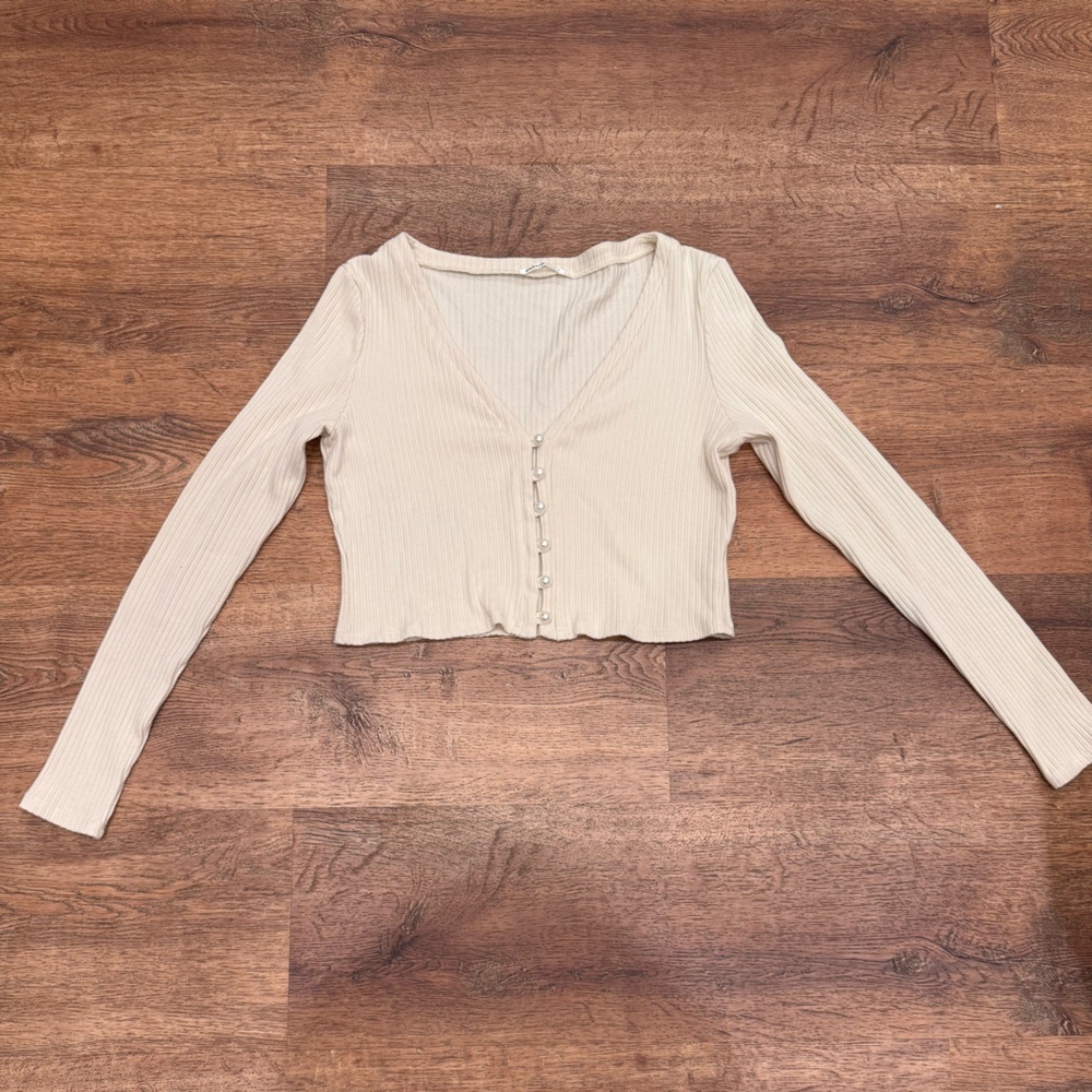 Reformation Gellar Knit Top Cream with Pearl Buttons - Picture 2 of 6